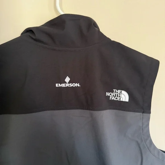 *Branded* Men’s The North Face Castle Rock Black and Gray Soft Shell Vest Size L - Picture 7 of 9